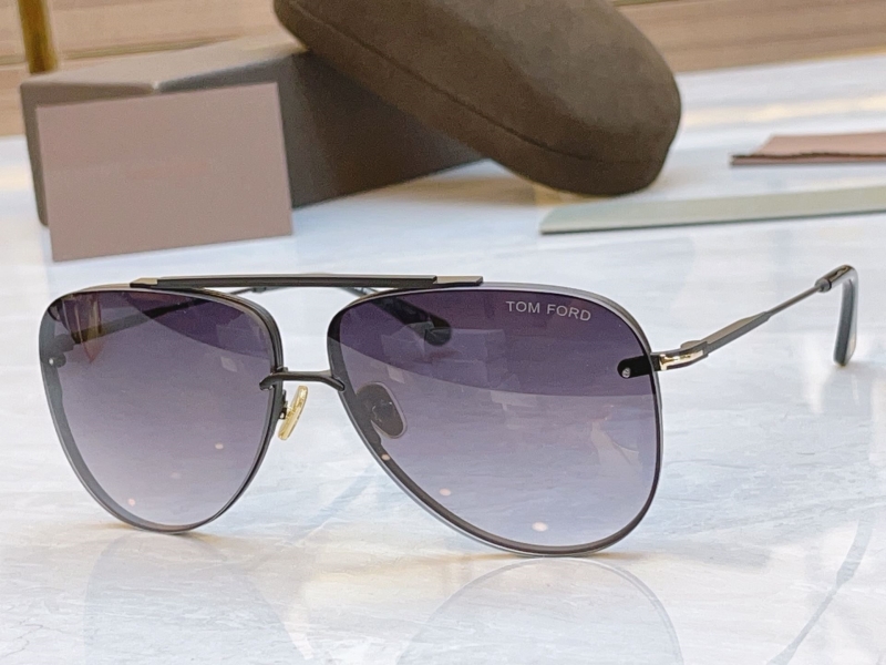 TOM FORD
